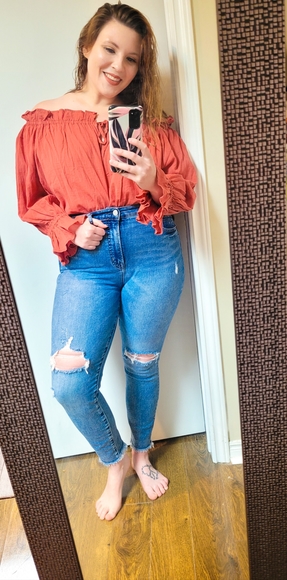 Meet your Posher, Jessica - Picture 5 of 6